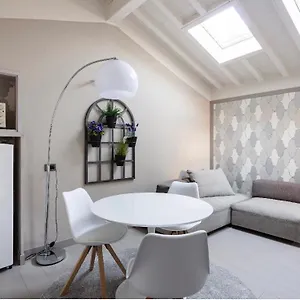 Maison Del Ducato “cavour 24” Appartamento